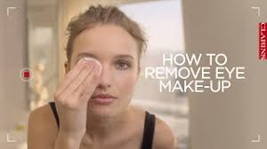 how to remove eye makeup clarins