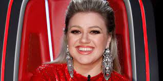 kelly clarkson shares the voice