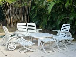 Riviera Patio Set On Wheels By French