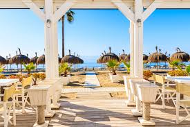 Welcome to marbella, a luxury 5 star hotel in corfu for an indelible holiday experience set on a stunning beach and embraced by a verdant landscape. Marbella In Andalusien Tipps Angebote Urlaubsguru