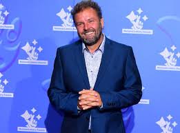 Bl**dy cellulitis has flared up again and it's spread to my other leg too, read more related articles. Homes Under The Hammer Presenter Martin Roberts Reveals What He Really Thinks Of The Show S Incredibly Literal Music Huffpost Uk