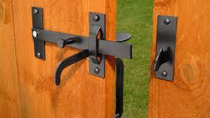 how to fit a gate latch fitting a