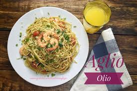 Aglio olio adalah resepi klasik orang orang itali yang bahan utamanya ialah bawang putih dan minyak olive. Aglio Olio Bersama Udang Buat Orang Lapo