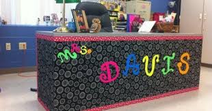 teacher desk decor idea 2 education