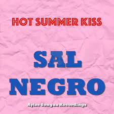 Hot summer kiss