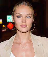 candice swanepoel shows off bare baby