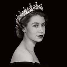 La vida de la Reina Isabel II en fotos