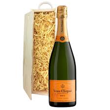 wooden sliding lid gift box with veuve