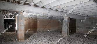 Seal And Encapsulate A Crawl Space