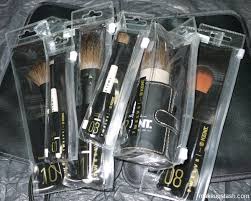 twelve makeup brushes