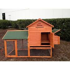 rugged ranch raised wooden en coop