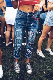 Fall weather, tailgates, game day outfits… football season is finally in full swing! 310 College Game Day Outfit Ideas Tailgate Outfit Football Game Outfit Football Fashion