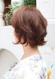 The haircut is angled, i.e., short in the back, and then gradually transitions to a a lob or a long bob is also suitable for wavy hair if you don't want to go too short on those babies. Short Layered Bob Haircuts For Older Women Novocom Top