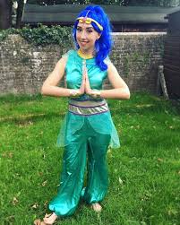 Inspiration, make up tutorials and all accessories you'll need to create your own diy shimmer & shine costume. 16 Diy Shimmer Shine Costume Ideas Shimmer And Shine Costume Shine Costume Shimmer Shine