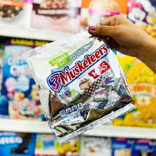 3 musketeers candy history pictures