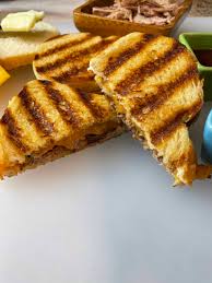 pulled pork grilled cheese from