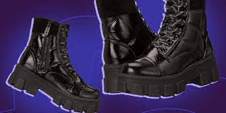Circus black boots