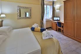 You'll find cheaper accommodations in bagni di lucca in september and august. Hotel Terme Bagni Di Lucca Bewertungen Fotos Preisvergleich Italien Tripadvisor