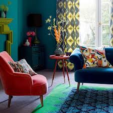 Magenta + jaune = orange + magenta = rouge. 1001 Conseils Et Idees Quelle Couleur Va Avec Le Rouge Deco Salon Deco Bleue Deco Maison