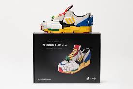 This exciting collaboration between two iconic brands will offer a diverse portfolio of apparel and footwear. Lego X Adidas Zx 8000 So Sieht Der Sneaker Aus Gq Germany