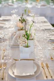 An à la carte menu offers a wide choice of individual dishes. How To Set A Spring Tablescape Spring Table Setting Ideas