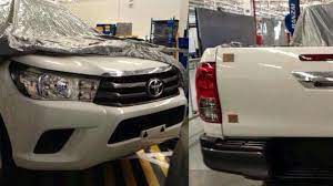2016 toyota hilux returns in revealing