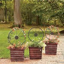 Metal Wagon Wheel Fence Stake Garden