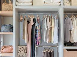 Jul 27, 2020 · maintaining your newly organized closet when it comes to maintaining a neat closet, it's best to follow a routine in short intervals. How To Organize Your Closet In 30 Minutes Flat Real Simple