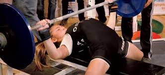 If you weight 320, the average bench press is 250, while the top of the line bench press, in terms of strength standards, should bench 425. Maryana Naumova The Tiniest Champ Muscle Fitness