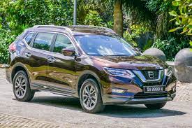 There have been issues with the stereo, electric windows and the dashboard. Nissan X Trail Hybrid Review Just What The Family Needs