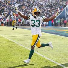 Find the latest in aaron jones merchandise and memorabilia, or check out the rest of our nfl football gear for the whole family. Aaron Jones 3 3 Showtyme 33 Twitter