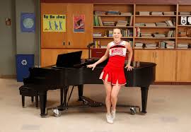 heather morris insists there s no glee