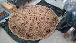 Кръглият килим отлично се съчетава с кръгла маса за хранене. Krgl Kilim Olx Bg