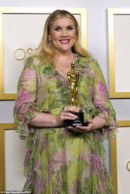 Emerald fennell has won the oscar for best original screenplay for her movie promising young woman. Tviouosikqk9om