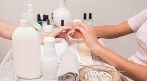 10 secrets your nail technician wishes