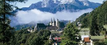 The second, berchtesgaden, home to adolf hitler's famous mountain retreat, remained to be captured. Private Tour To Eagle S Nest Kings Lake And Berchtesgaden