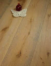 wide plank reclaimed oak wood flooring