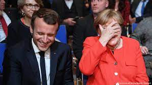 German chancellor angela merkel and french president emmanuel macron congratulated each other on monday over the european union's recent . Eu 2017 Macron Glanzt Merkel Schwachelt Europa Dw 29 12 2017