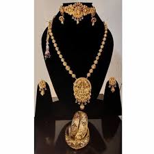 golden south indian temple jewellery