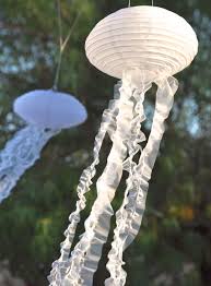Just watch this video, make these beautiful jellyfish and have fun!please thumb up! Paper Lantern Jellyfish Make Life Lovely