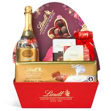 Make her feel like a queen this. Lindt Ultimate Valentine Gift Basket 50 3 Oz Lindt Usa