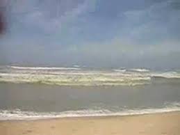 Walaupun telah 10 tahun berlalu, tsunami 2004 masih segar dalam ingatan penduduk pulau pinang. Raw Tsunami Video Penang Beach Malaysia 2004 Youtube