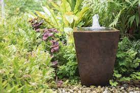 how to choose a water feature the