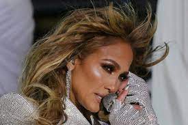 Actress and singer jennifer lopez is one of hollywood's leading ladies who's also forged a successful pop and dance music career. Jennifer Lopez Mit Tranen In Den Augen Ins Jahr 2021 Brigitte De
