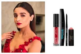 makeup ideas to try with a red dress