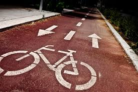 Ποδηλατόδρομος στην «Καλαβρύτων» | Έρχονται εξελίξεις – Οι κάτοικοι θα  ενημερωθούν για τα 3 «σενάρια» - Οδηγία του Δήμου να μην χαθούν θέσεις  πάρκινγκ - Kalimera Arkadia