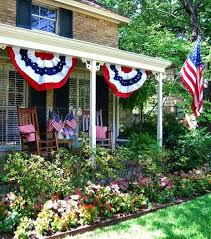 Dave and i are thrilled to show you some of the patriotic pictures from the tucker hill community in mckinney just by draping patriotic buntings and displaying a flag, your home can be patriotic for the 4th of july. 45 Decorations Tips Bringing The 4th Of July Spirit Into Your House Architecture Front Porch Decorating 4th Of July Decorations Porch Decorating