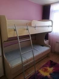 Спомняме си двуетажните легла като начин да спестим пространство и място, на което да спим. Dvuetazhno Leglo Mebeli Za Detskata Staya Tekstil V Gr Sofiya Olx Bg