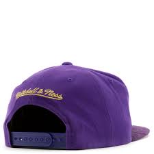Shop los angeles lakers nba finals champs hats at fansedge. Los Angeles Lakers Gold Script Snapback