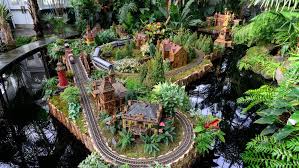 holiday train show